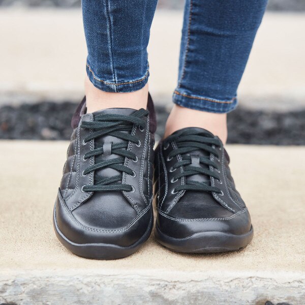 No. 75 Casual Sport in Black